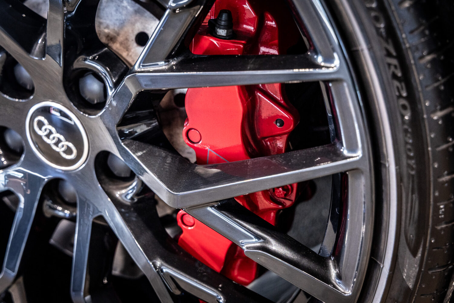 R8 V10 5.2FSIクワトロ 4WD