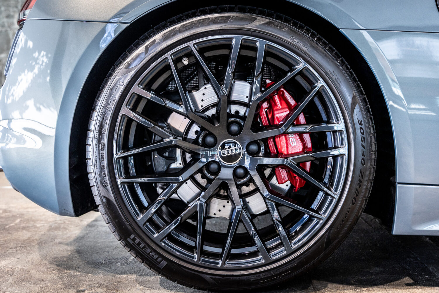 R8 V10 5.2FSIクワトロ 4WD