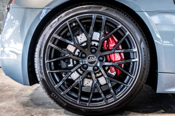R8 V10 5.2FSIクワトロ 4WD