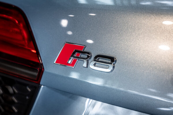 R8 V10 5.2FSIクワトロ 4WD