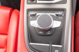 R8 V10 5.2FSIクワトロ 4WD