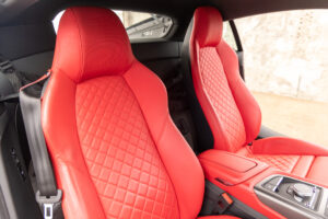 R8 V10 5.2FSIクワトロ 4WD