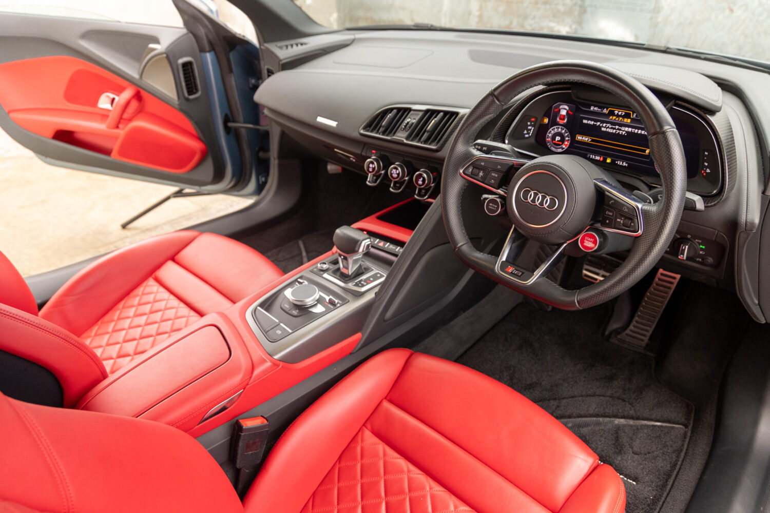 R8 V10 5.2FSIクワトロ 4WD