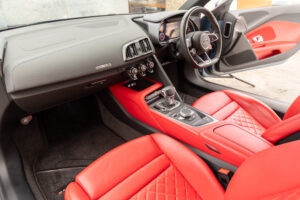 R8 V10 5.2FSIクワトロ 4WD