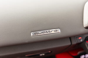 R8 V10 5.2FSIクワトロ 4WD