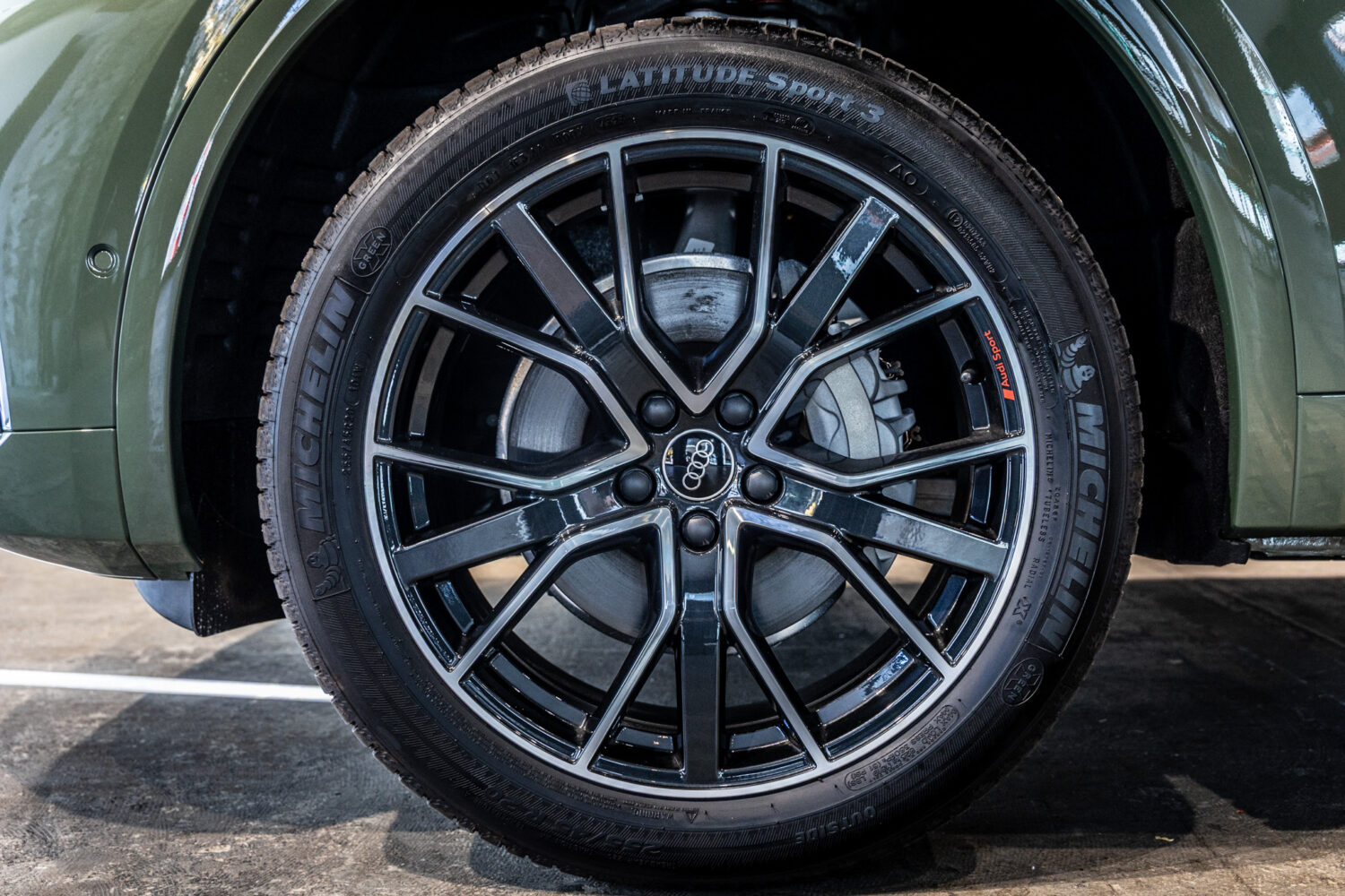 Q5スポーツバック 40TDIクワトロ Sライン 4WD