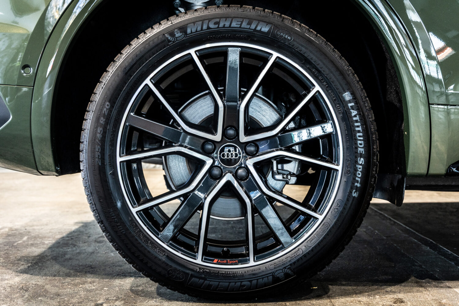 Q5スポーツバック 40TDIクワトロ Sライン 4WD