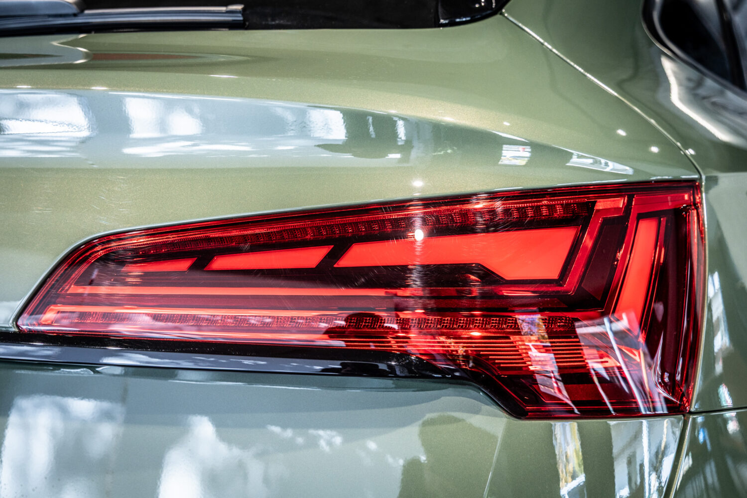 Q5スポーツバック 40TDIクワトロ Sライン 4WD