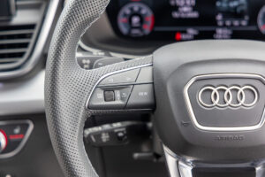 Q5スポーツバック 40TDIクワトロ Sライン 4WD