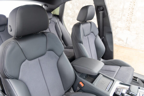Q5スポーツバック 40TDIクワトロ Sライン 4WD