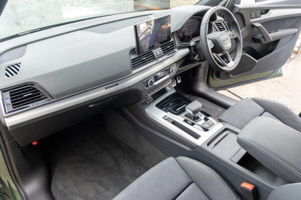 Q5スポーツバック 40TDIクワトロ Sライン 4WD