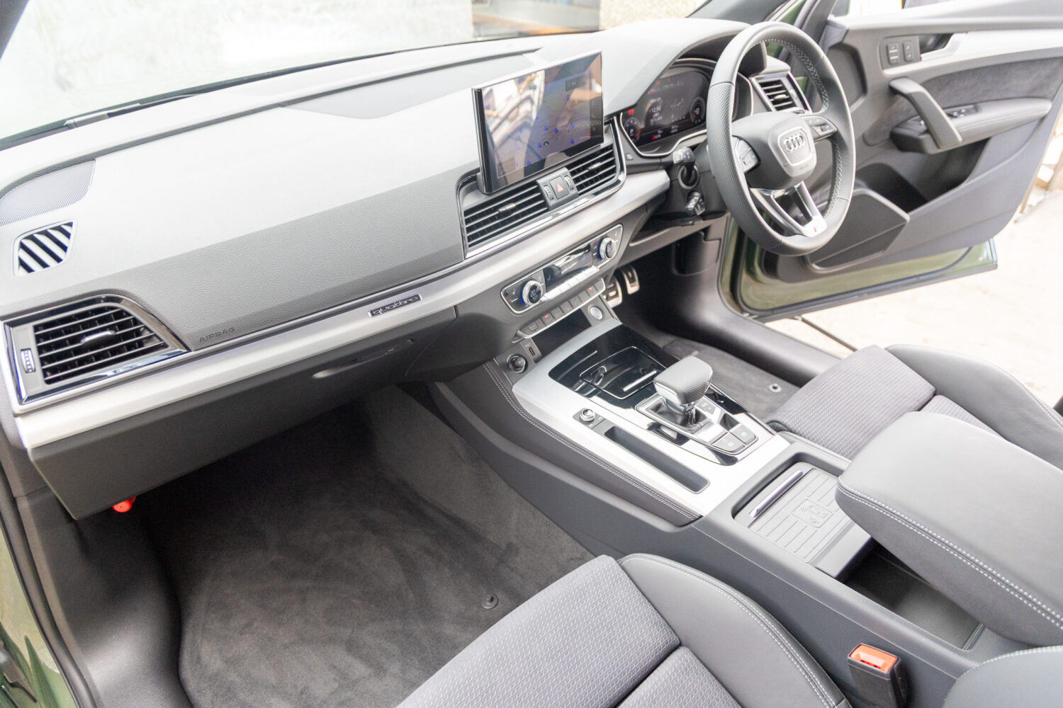 Q5スポーツバック 40TDIクワトロ Sライン 4WD