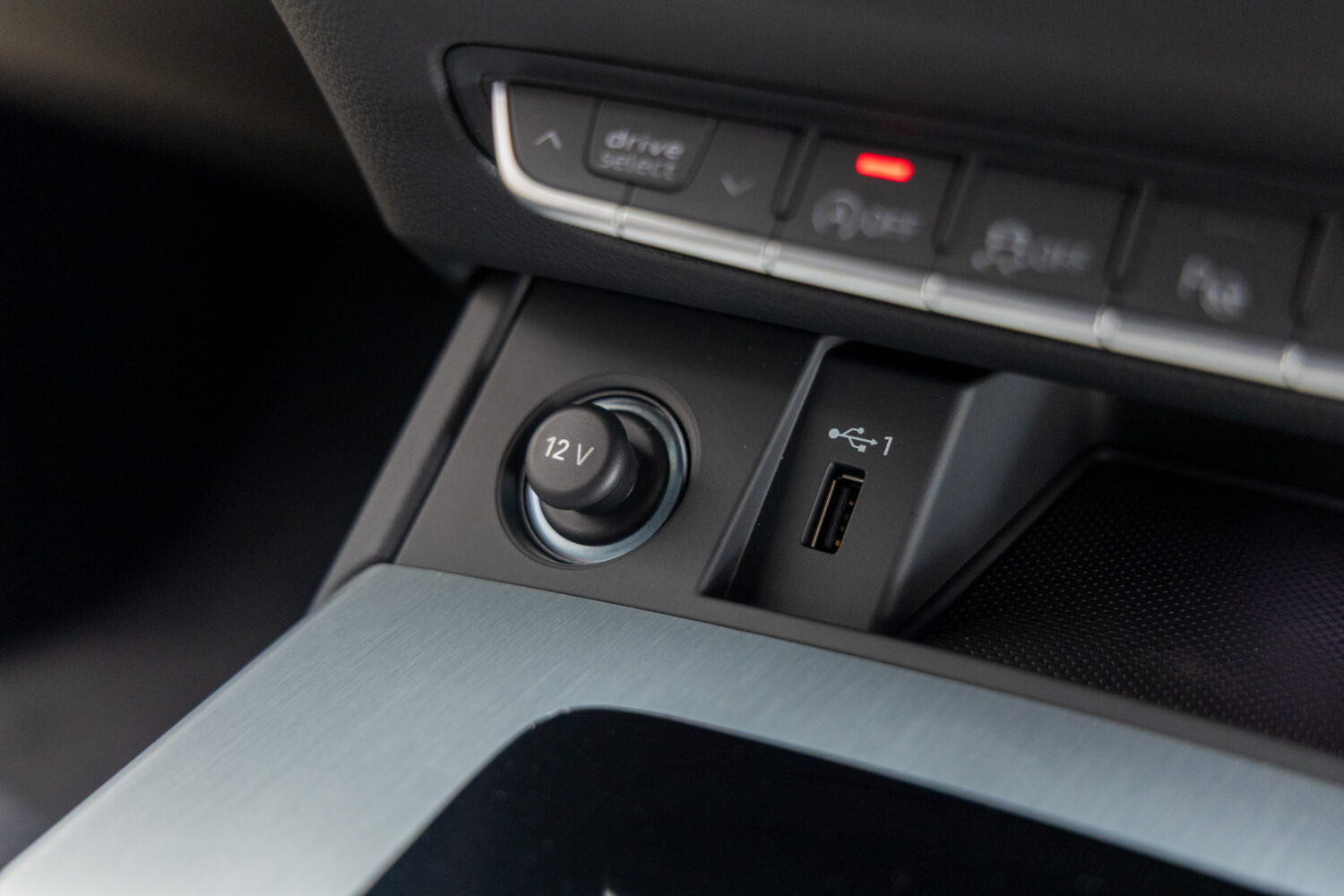 Q5スポーツバック 40TDIクワトロ Sライン 4WD