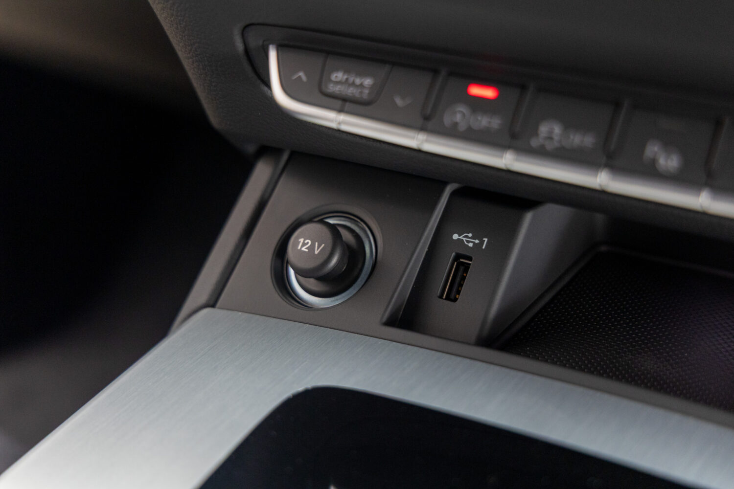 Q5スポーツバック 40TDIクワトロ Sライン 4WD