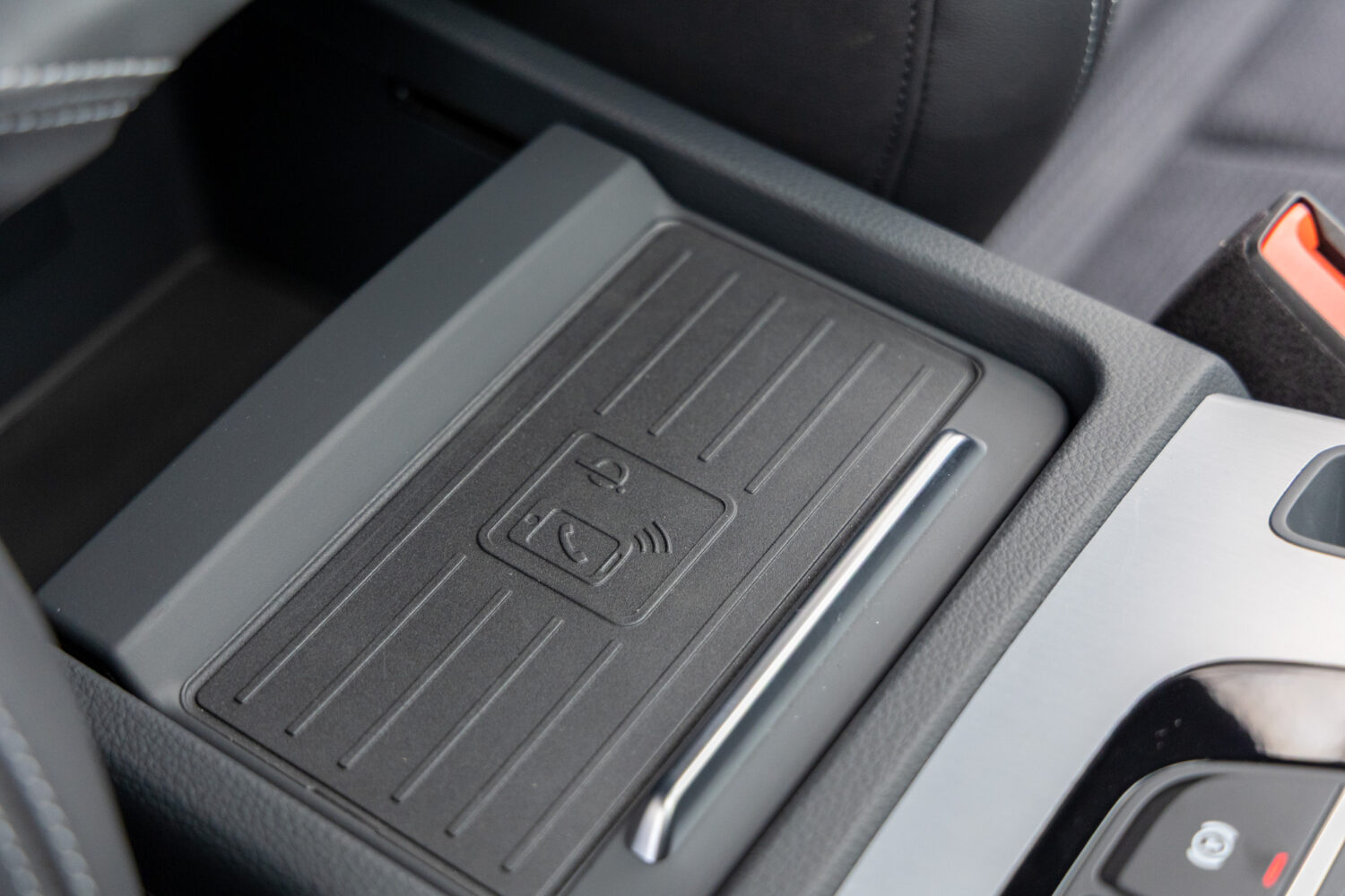 Q5スポーツバック 40TDIクワトロ Sライン 4WD