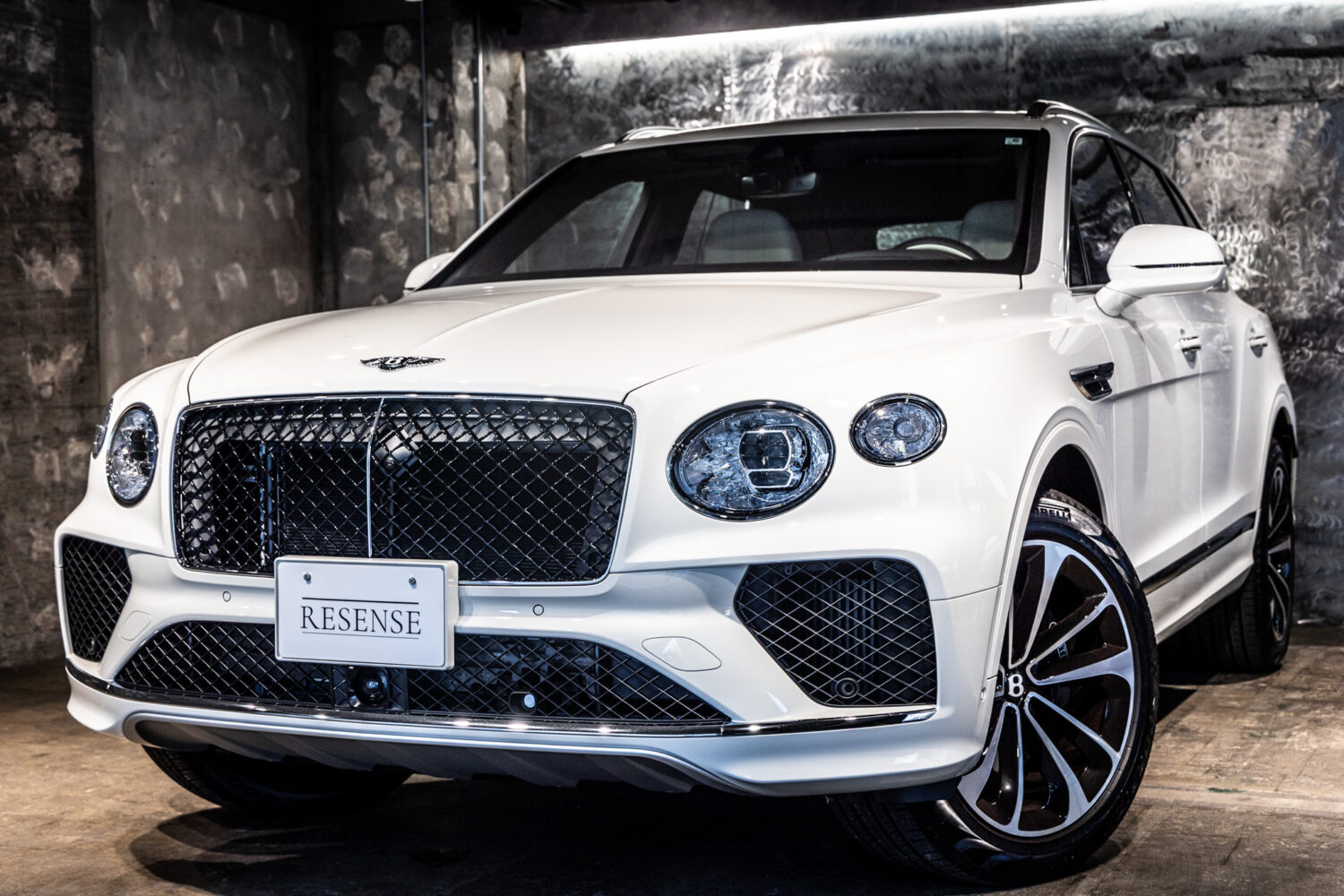 ベンテイガ V8 4WD 左H