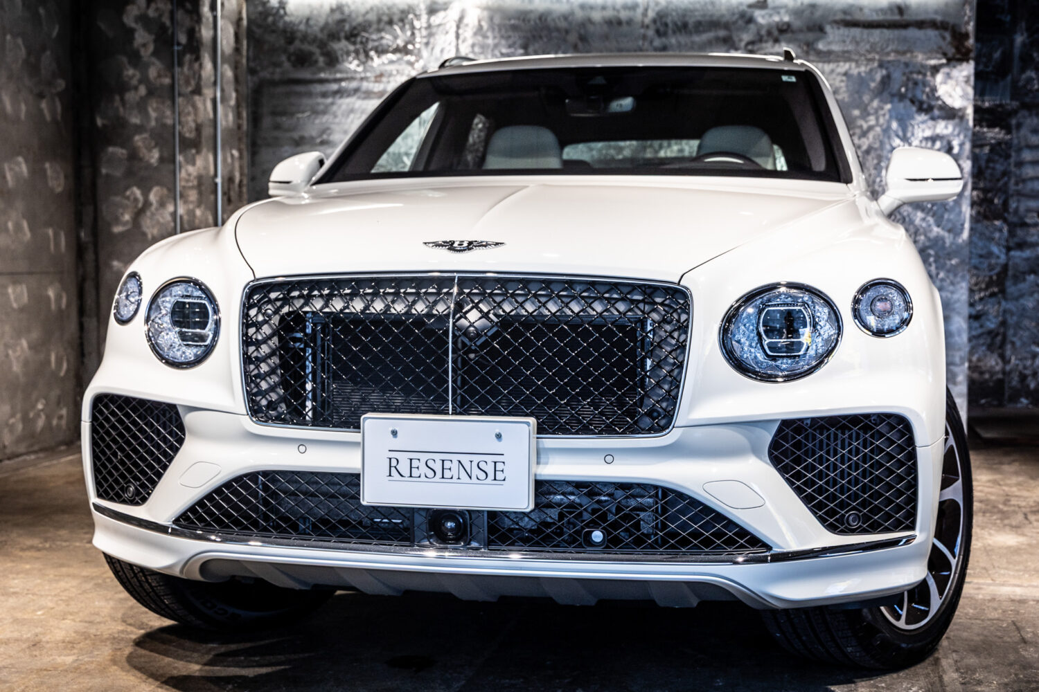 ベンテイガ V8 4WD 左H