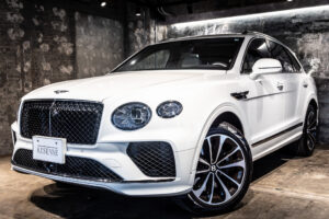 ベンテイガ V8 4WD 左H