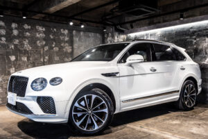 ベンテイガ V8 4WD 左H