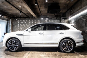 ベンテイガ V8 4WD 左H