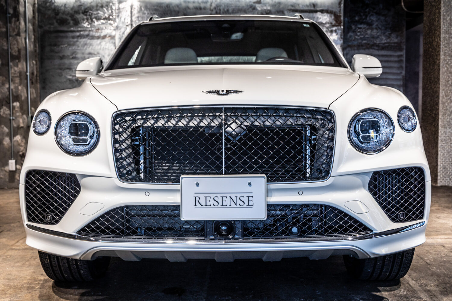 ベンテイガ V8 4WD 左H