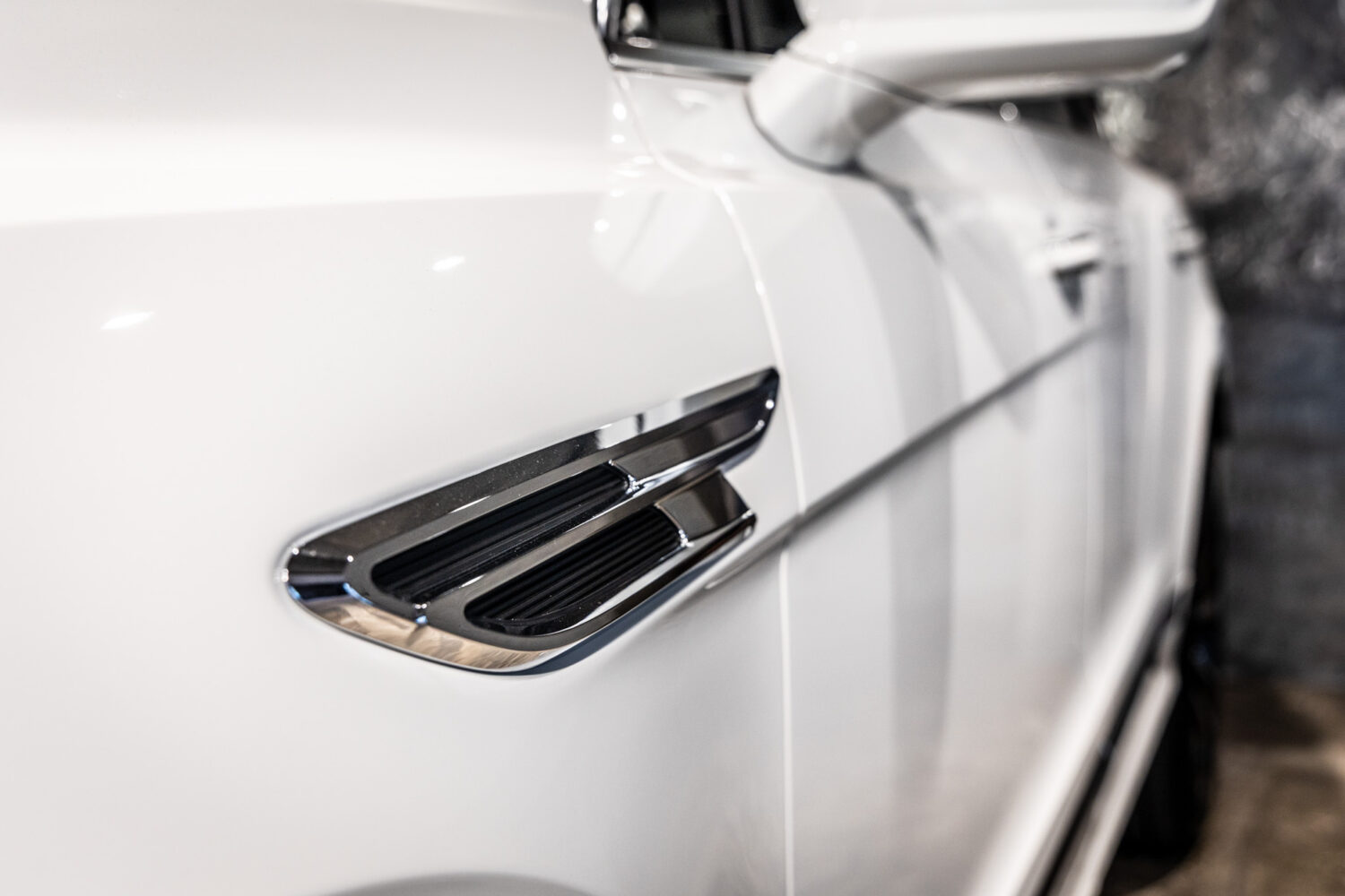 ベンテイガ V8 4WD 左H