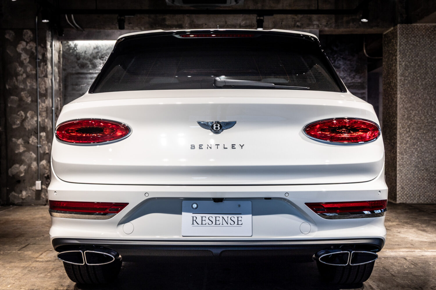 ベンテイガ V8 4WD 左H