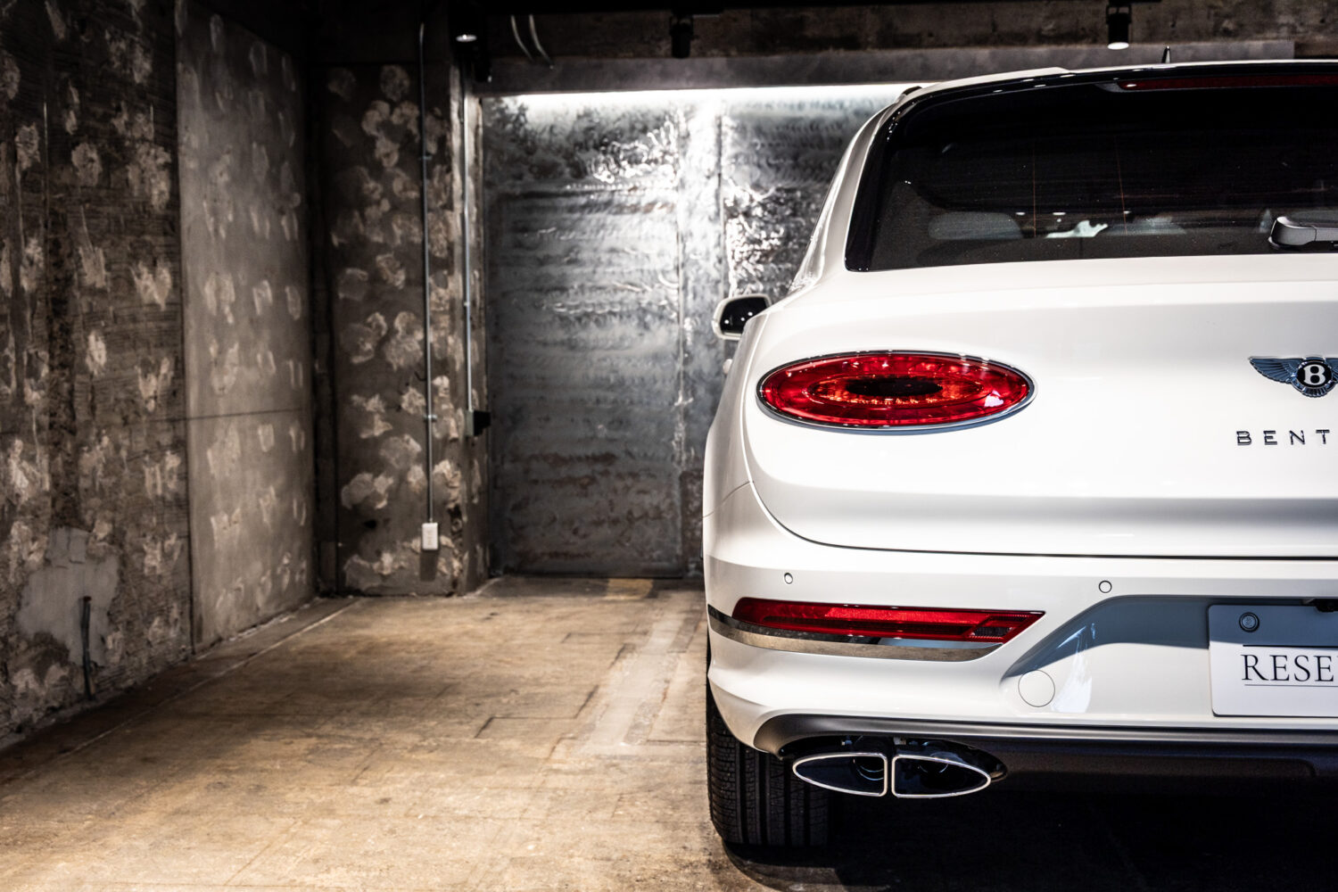 ベンテイガ V8 4WD 左H