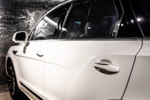 ベンテイガ V8 4WD 左H