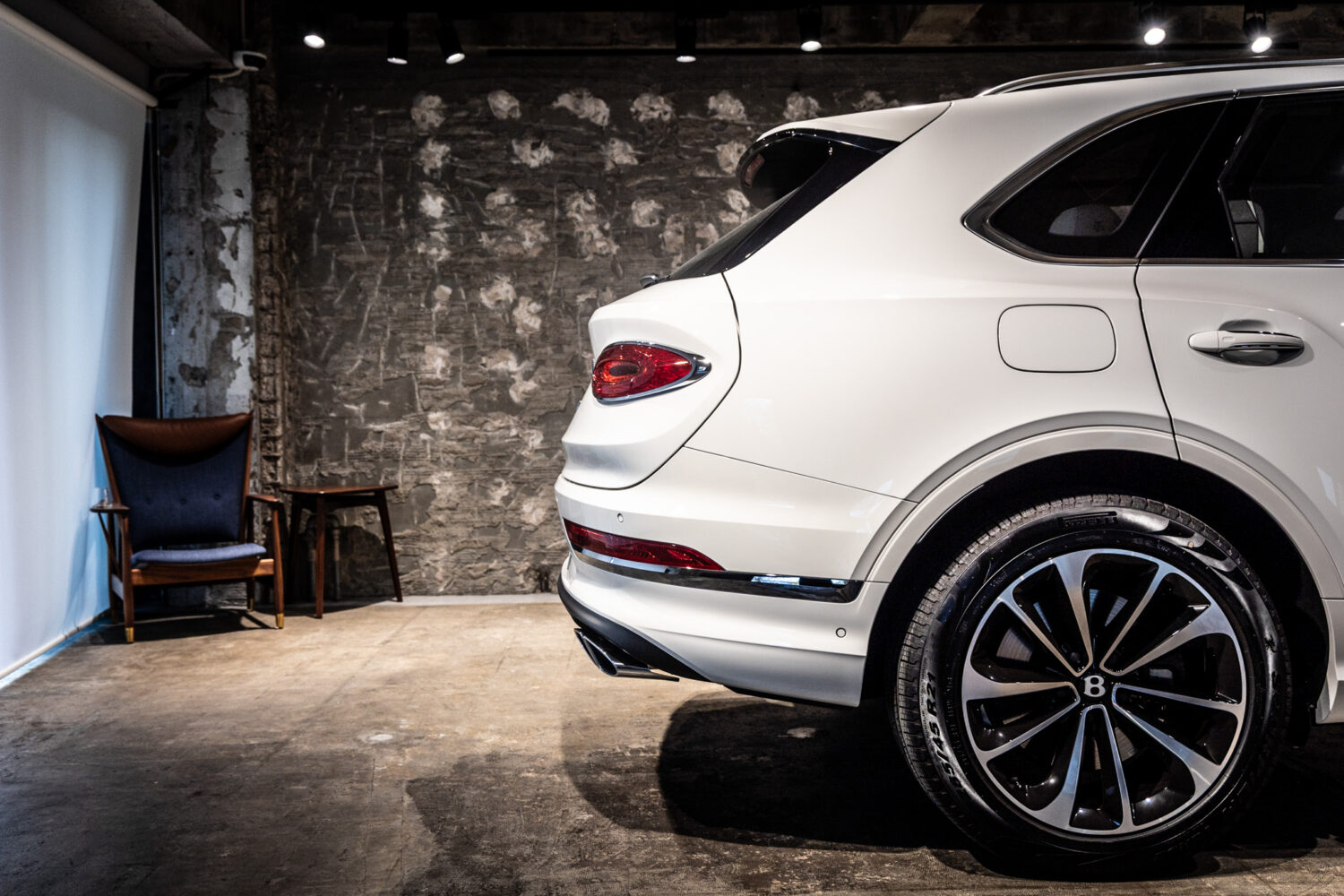 ベンテイガ V8 4WD 左H