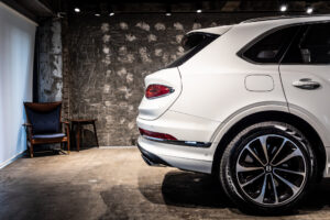 ベンテイガ V8 4WD 左H