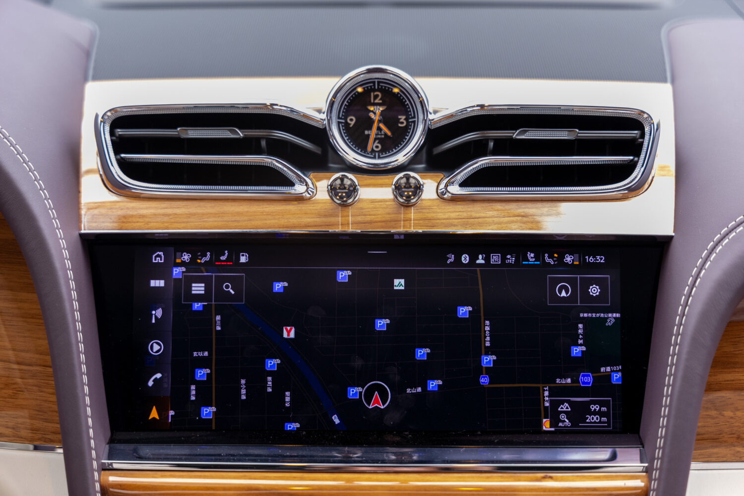 ベンテイガ V8 4WD 左H