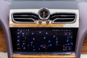 ベンテイガ V8 4WD 左H