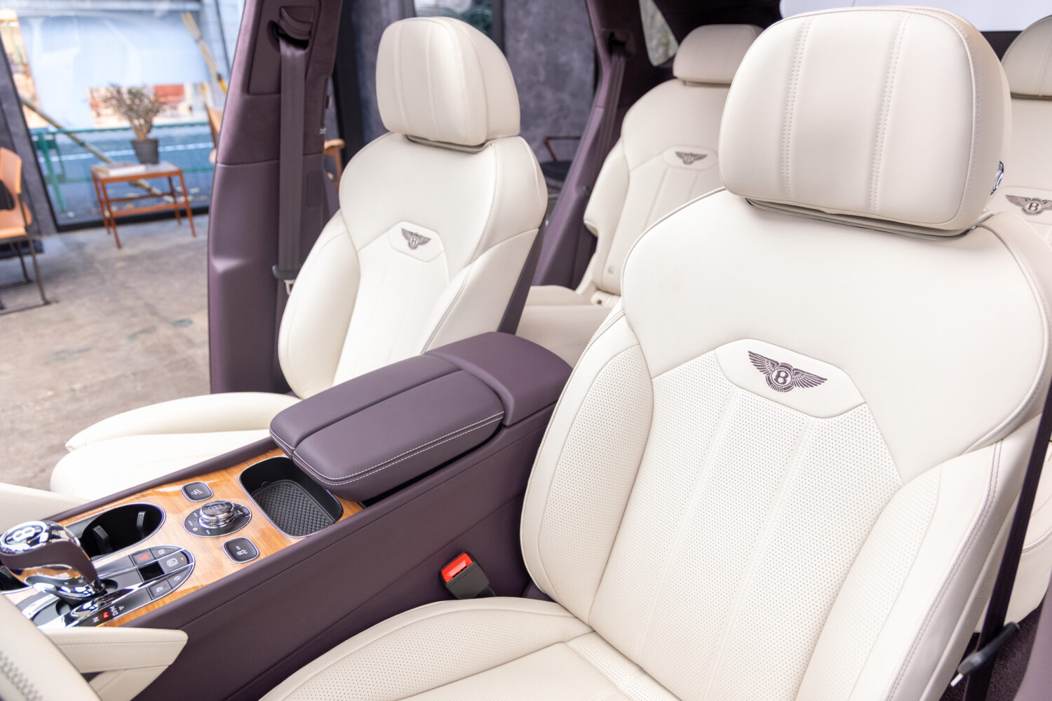 ベンテイガ V8 4WD 左H