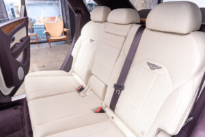 ベンテイガ V8 4WD 左H