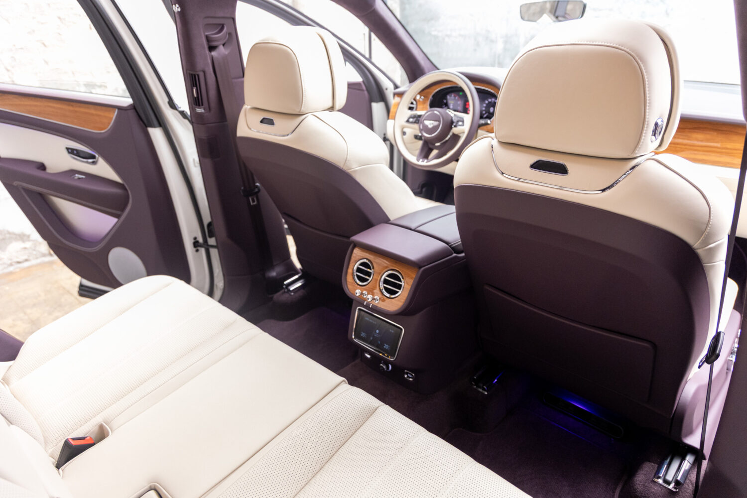 ベンテイガ V8 4WD 左H