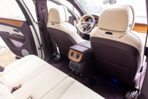 ベンテイガ V8 4WD 左H