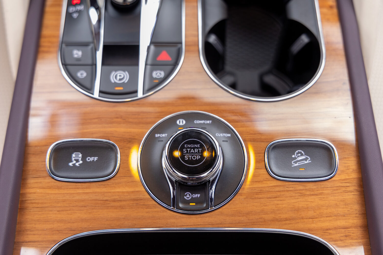 ベンテイガ V8 4WD 左H