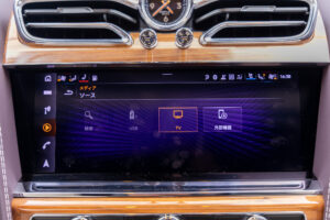 ベンテイガ V8 4WD 左H