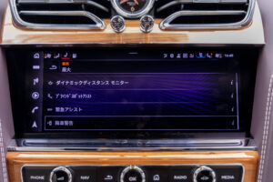 ベンテイガ V8 4WD 左H