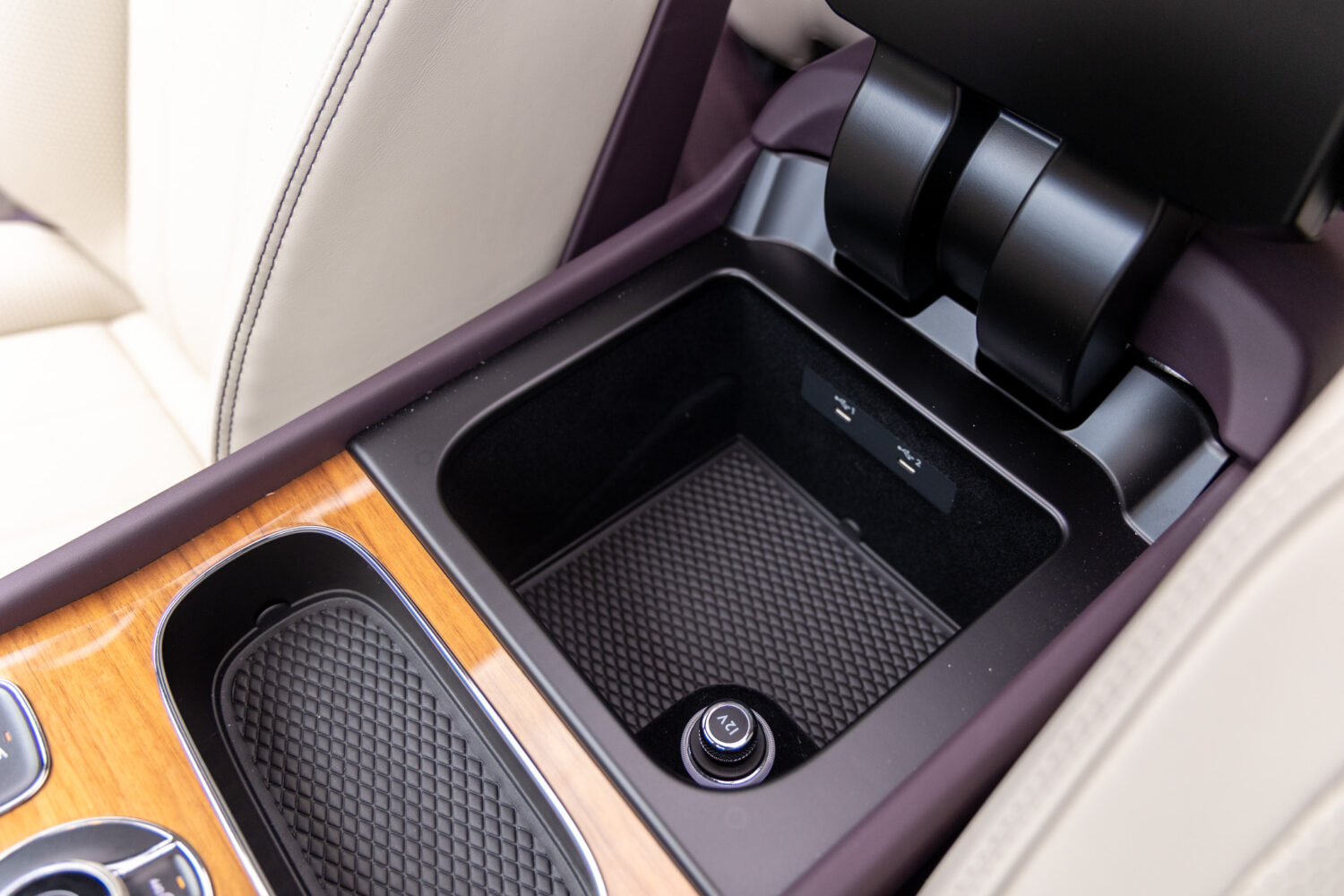 ベンテイガ V8 4WD 左H