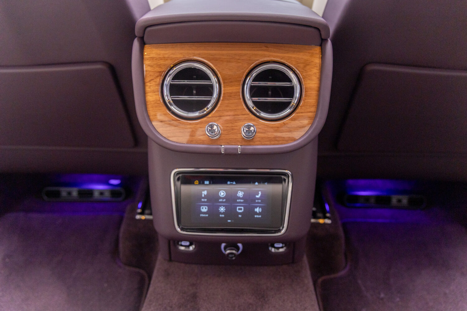 ベンテイガ V8 4WD 左H