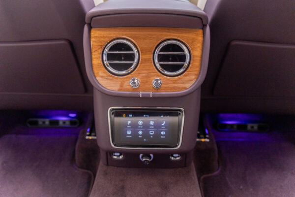 ベンテイガ V8 4WD 左H