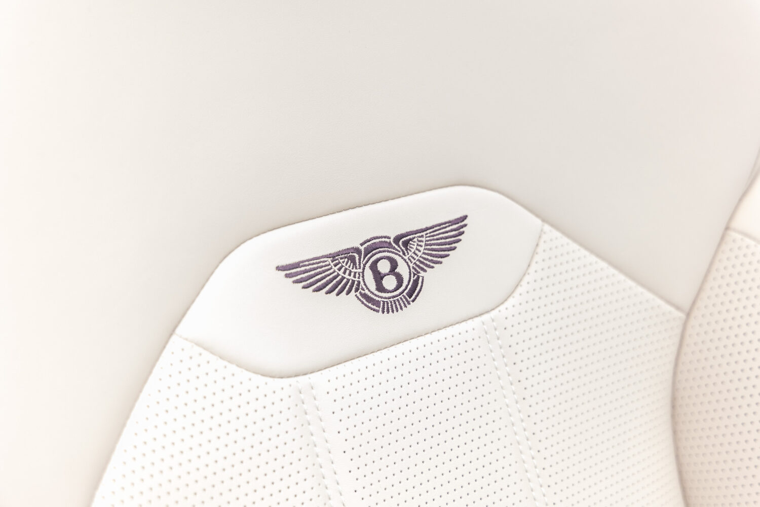 ベンテイガ V8 4WD 左H