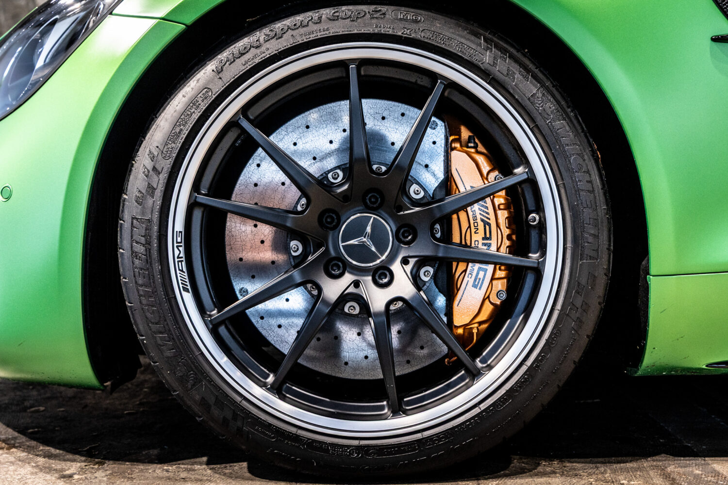 メルセデスAMG GT R