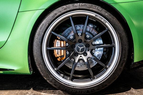 メルセデスAMG GT R