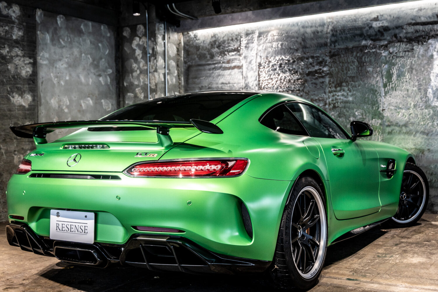 メルセデスAMG GT R