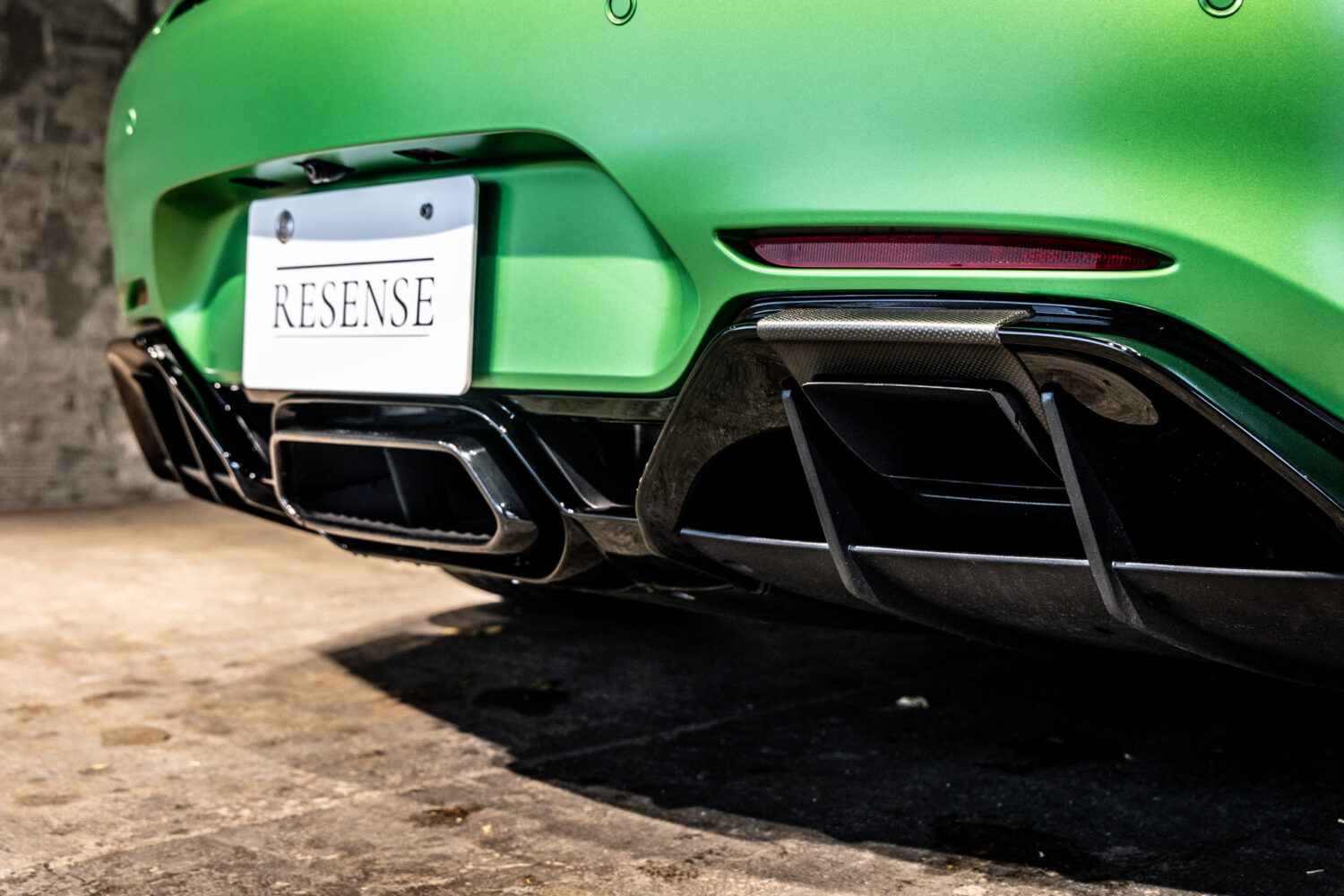 メルセデスAMG GT R