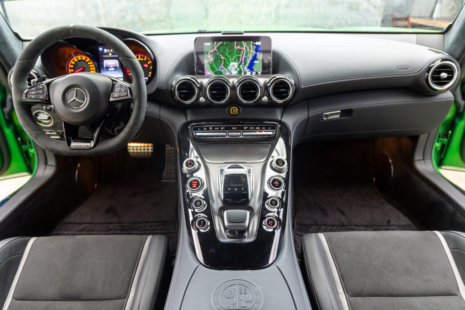 メルセデスAMG GT R