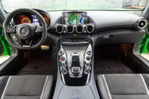 メルセデスAMG GT R